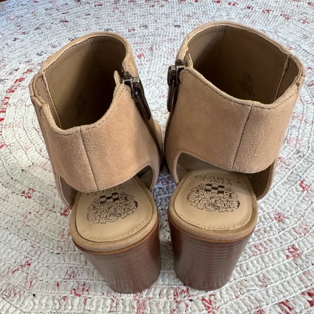 Vince Camuto VV-Kensli Open Toe Square Toed Bootie Size 7 EUR 37.5 Suede Leather